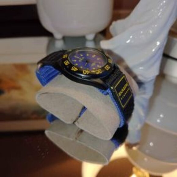 Rare 44mm Skagen Sport Watch Rotating Bezel. Black Blue Yellow. New Battery - Picture 5 of 8